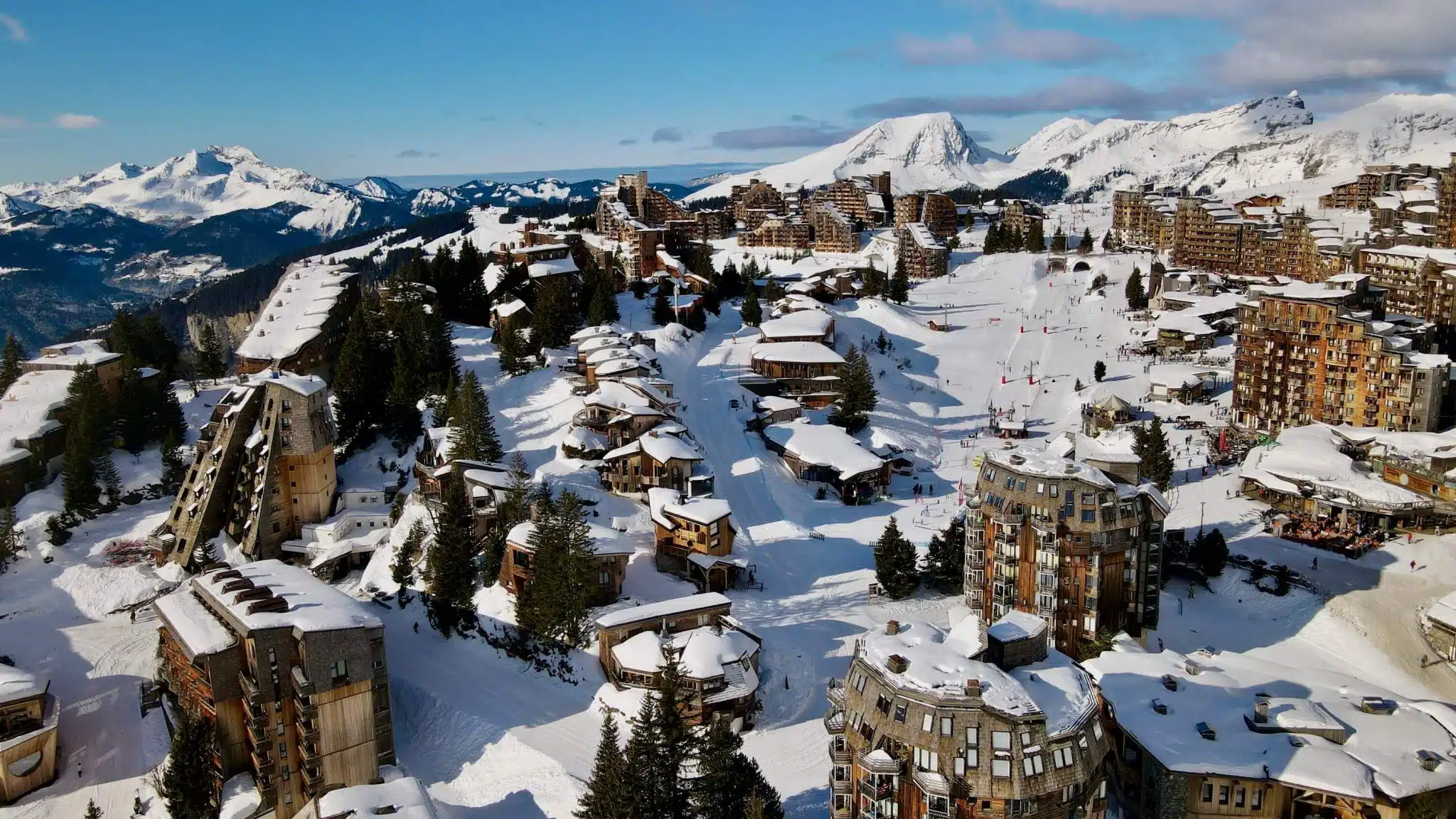 Avoriaz onde fica: 7 dicas para planejar sua viagem 2 Avoriaz 1800 Ski Resort Les Portes du Soleil 12 scaled 1 Avoriaz onde fica: 7 dicas para planejar sua viagem -